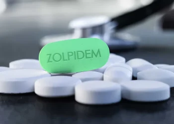 Caí do sétimo andar, perdi a visão e parte da perna após uso de zolpidem, diz médico