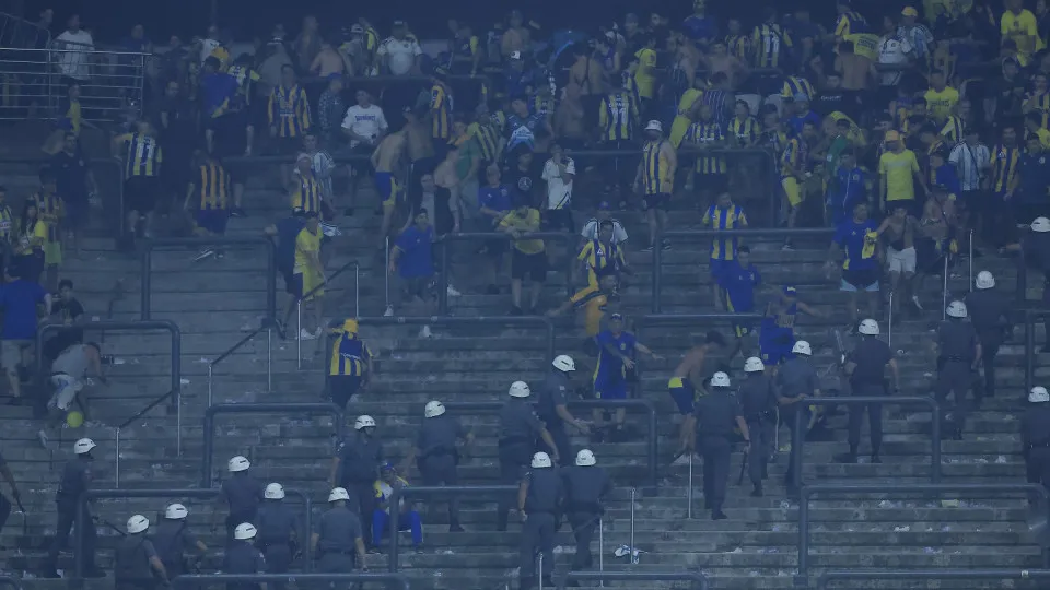 Cenas lamentáveis: torcidas e jogadores protagonizam brigas na Libertadores e Sul-Americana