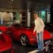 Cristiano Ronaldo abre garagem e exibe coleção de carros milionária