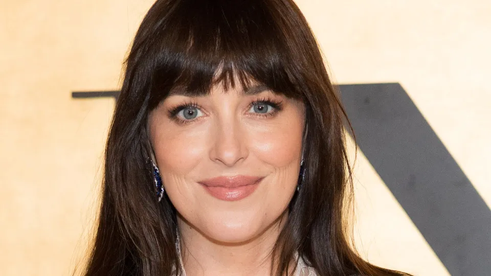 Dakota Johnson e Role Model terminam romance discreto após meses juntos