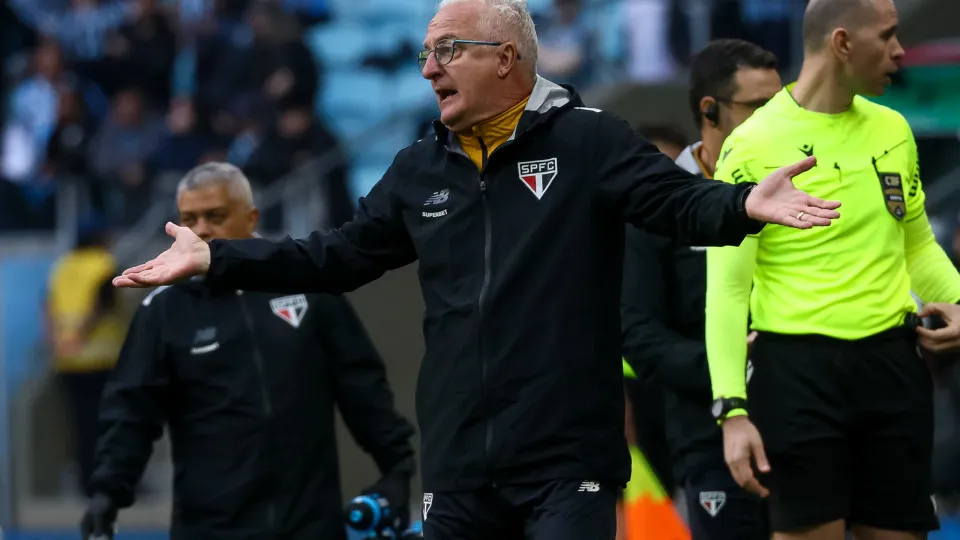 Dorival aponta atuação