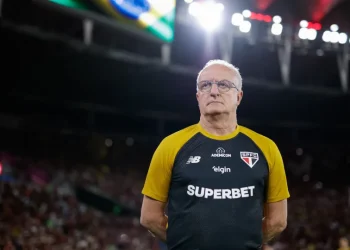 Dorival festeja vitória sobre Bolívar, mas adverte: