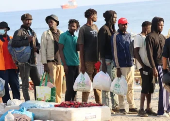 Espanha disponibiliza abrigos temporários para 1.800 migrantes em Ceuta