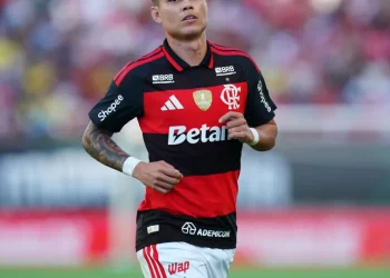 Flamengo projeta ter Luiz Araújo contra o Cruzeiro; saiba como está o DM