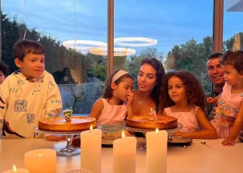 Georgina teria adotado os três filhos mais velhos de Cristiano Ronaldo