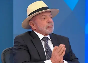 Internautas detonam sabatina do JN: