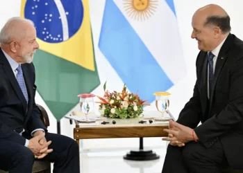 Itamaraty dispensa embaixador da Argentina no Brasil e rebaixa relação com país vizinho