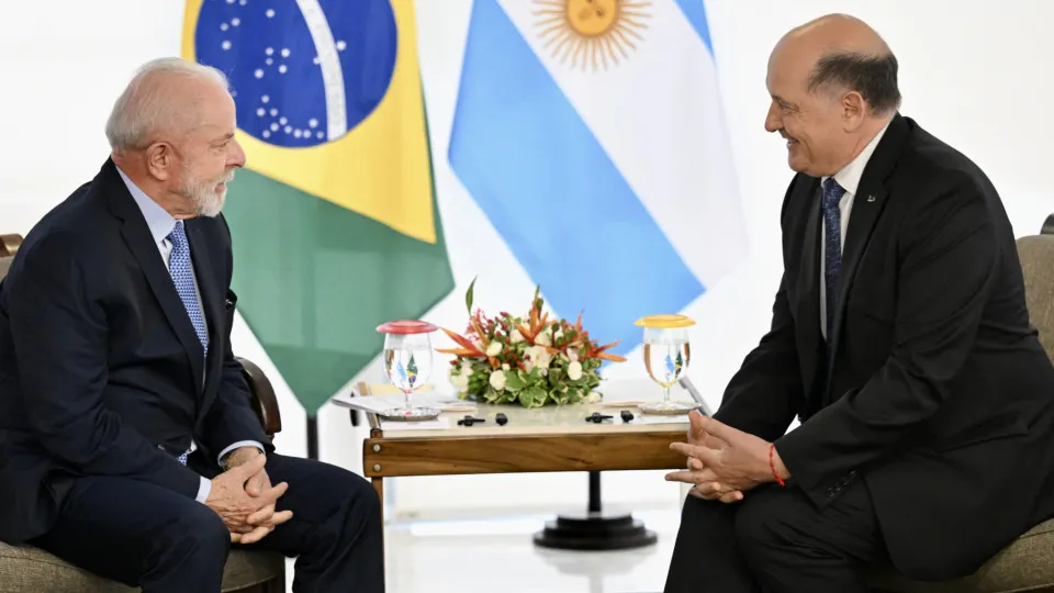 Itamaraty dispensa embaixador da Argentina no Brasil e rebaixa relação com país vizinho