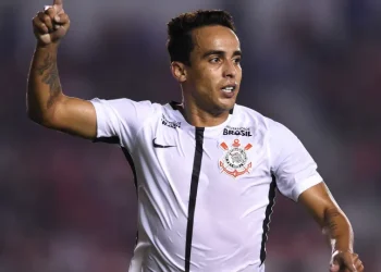 Jadson, ex-Corinthians e São Paulo, é liberado após prisão por suspeita de violência doméstica