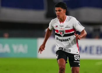 Jogador do São Paulo é solto após atropelamento que matou idoso