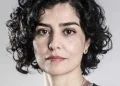 Letícia Sabatella reencontra cão após decisão da Justiça do Rio