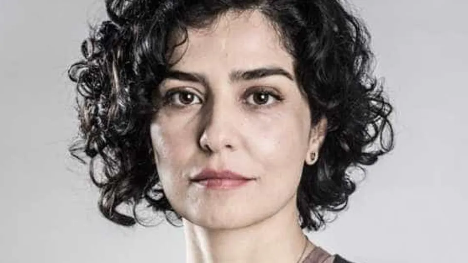 Letícia Sabatella reencontra cão após decisão da Justiça do Rio