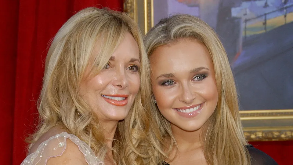 Mãe de Hayden Panettiere rompe silêncio após morte: