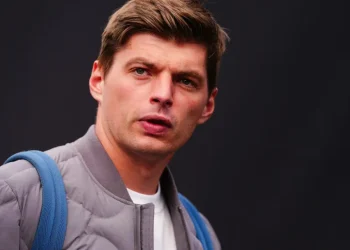 Max Verstappen fica na Red Bull até 2030 e encerra rumores sobre saída