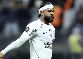 Memphis Depay ameaça acionar Fifa após Corinthians desistir de renovação