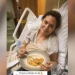 Michelle Bolsonaro faz post em cama de hospital e agradece orações