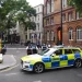 Mulher é presa após esfaquear quatro homens no centro de Londres
