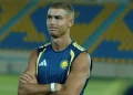 O que é isto? Cristiano Ronaldo volta de férias com visual surpreendente
