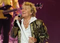 Rod Stewart cancela shows após passar por procedimento médico nos EUA