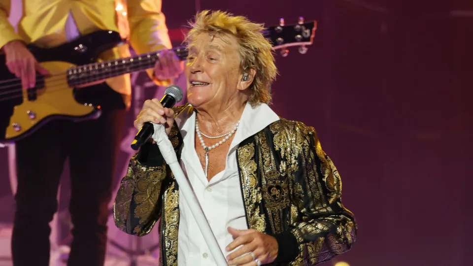 Rod Stewart cancela shows após passar por procedimento médico nos EUA