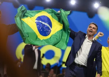 Seis integrantes da família Bolsonaro devem disputar as eleições de 2026