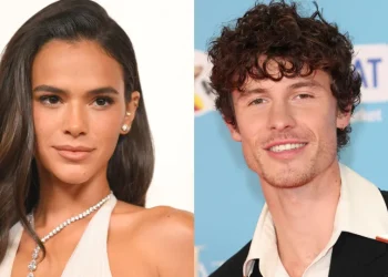 Shawn Mendes se declara a Bruna Marquezine e arrisca português
