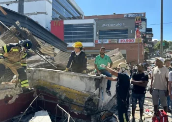 Sobe para 132 o número de mortos após terremoto de 7,4 na Colômbia
