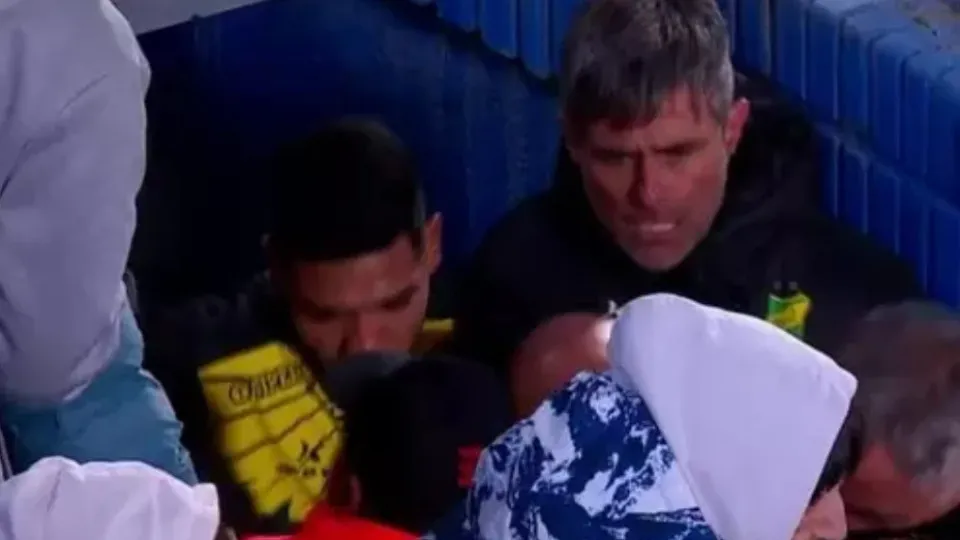 Técnicos trocam socos após jogo do Campeonato Argentino; vídeo