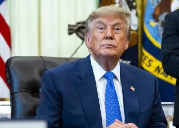 Trump ameaça bombardear Omã se país