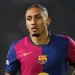 Raphinha e Yamal dão show, Barcelona goleia Rayo e mantém 100% no Espanhol