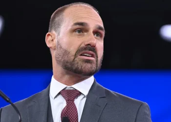 Moraes marca julgamento de ação contra Eduardo Bolsonaro por atuação nos EUA