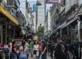 Entenda como a taxa das blusinhas, que pode ser derrubada nesta terça, afeta o varejo
