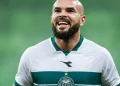 Coritiba vira no fim com lei do ex, vence e afunda Remo em jogaço de 5 gols