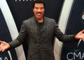 Lionel Richie é internado na UTI após show nos EUA, diz site