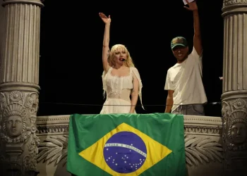 Quem fez o maior show na Praia de Copacabana (em número de pessoas)?