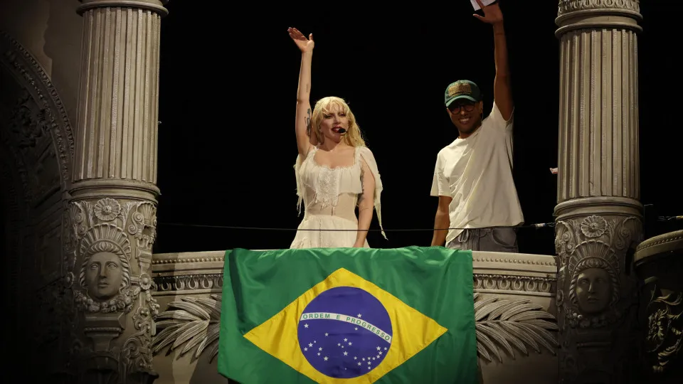 Quem fez o maior show na Praia de Copacabana (em número de pessoas)?