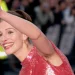 Pelos nas axilas: Essas estrelas estão desafiando os padrões de beleza