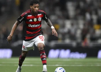 Recuo dos russos tumultua fim de janela e contas de Flamengo e Botafogo