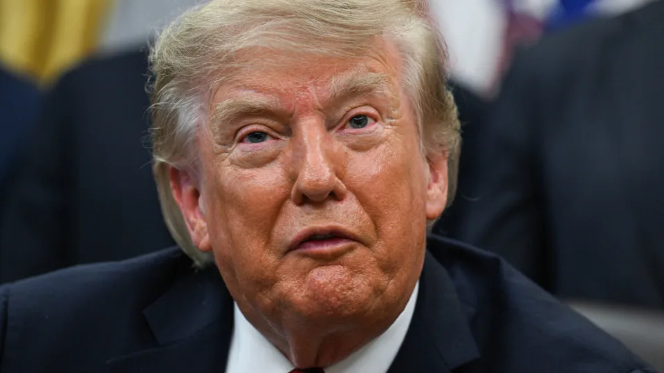 Trump sugere mudar nome do estreito de Ormuz para
