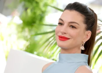 Ela de novo? Hollywood não se cansa desses atores