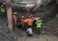 Vídeo: dois trabalhadores são resgatados com vida em túnel no Nepal
