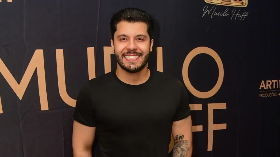 Murilo Huff ensina finanças ao filho com diárias de R$ 50