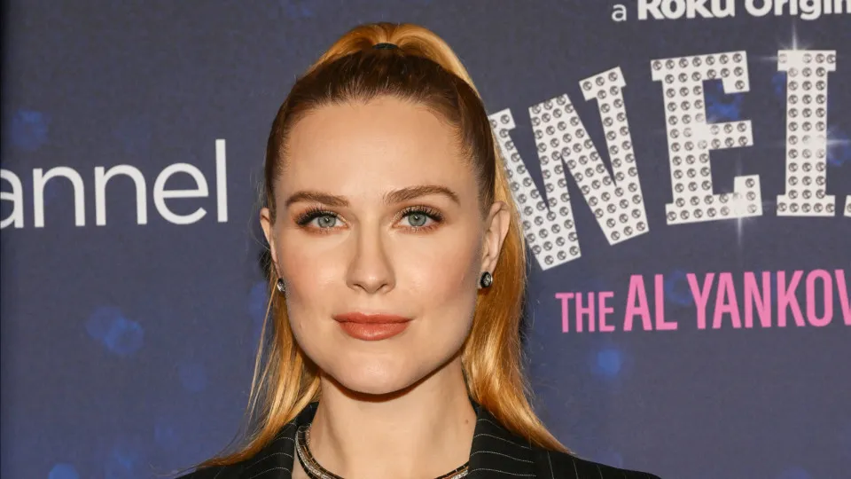 Evan Rachel Wood diz que foi ignorada por elenco de