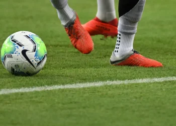 Futebol mundial movimenta R$ 50 bilhões na janela; Brasil fatura quase R$ 1,1 bi