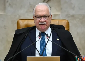 Presidente do STF promete resposta à crise sem precedentes na Justiça
