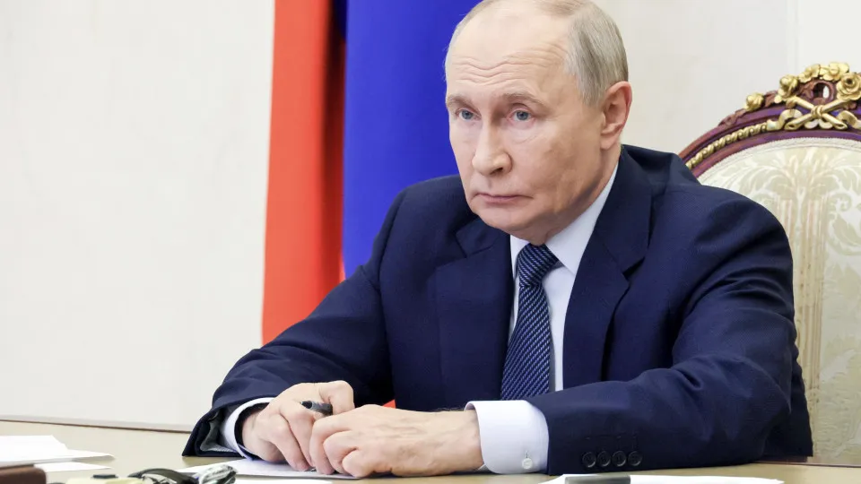 Vladimir Putin anuncia cessar-fogo de três dias com Ucrânia