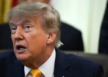 Trump pede fim da guerra a Putin, que diz não ter