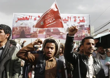 Houthis, apoiados pelo Irã, atacam cidades na Arábia Saudita e ferem mais de 70