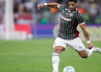 Fluminense bate Platense com brilho de Hulk e se aproxima da semi da Libertadores