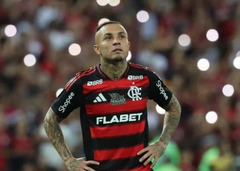Santos encaminha contratação de Everton Cebolinha e avalia Coutinho